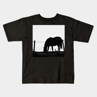 The horse and the bird Kids T-Shirt